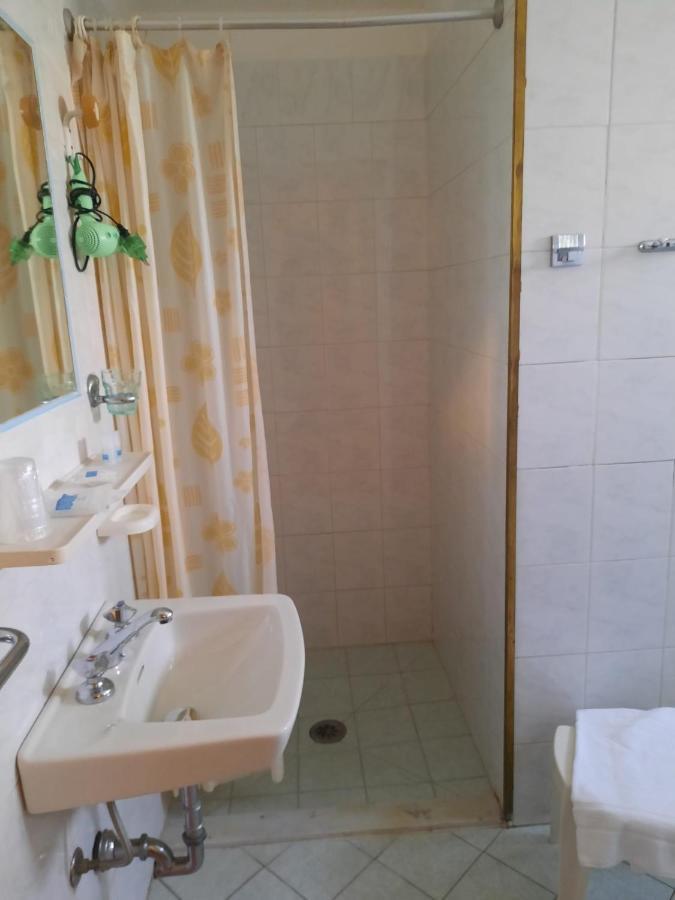 Hotel Villa Claudio Marina di Massa Buitenkant foto