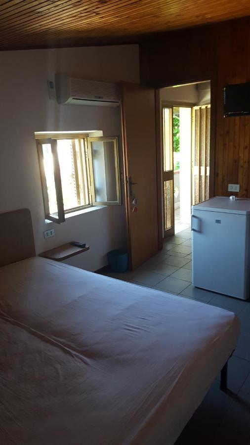 Hotel Villa Claudio Marina di Massa Buitenkant foto